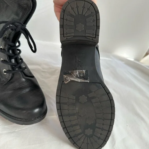 AK Anne Klein like new Black Boots - Picture 3 of 11